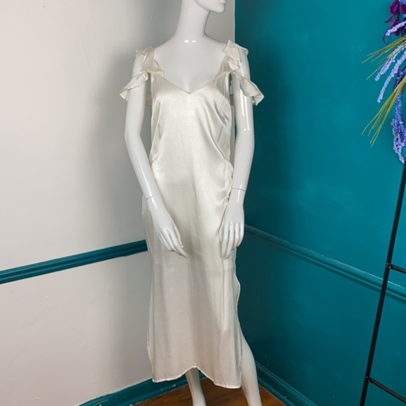Wayf ivory satin slip dress. Midi small - Picture 7 of 8